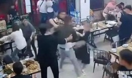 唐山打人爆料小伙视频大全,小伙英勇挺身，视频记录惊心动魄瞬间